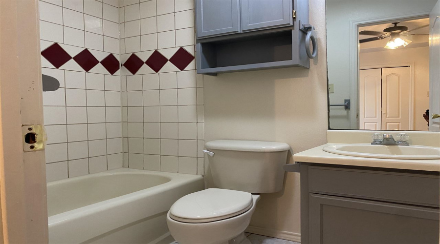 4101 Tilden Ave, LAREDO, Texas 78041, 2 Bedrooms Bedrooms, 5 Rooms Rooms,2 BathroomsBathrooms,Residential,For Rent,4101 Tilden Ave,20263747