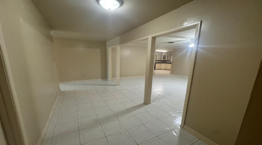 302 Huisache Dr, LAREDO, Texas 78041, 3 Bedrooms Bedrooms, 6 Rooms Rooms,3 BathroomsBathrooms,Residential,For Rent,302 Huisache Dr,20263749