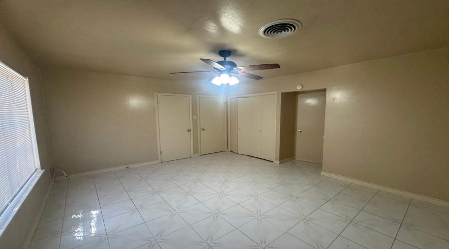 302 Huisache Dr, LAREDO, Texas 78041, 3 Bedrooms Bedrooms, 6 Rooms Rooms,3 BathroomsBathrooms,Residential,For Rent,302 Huisache Dr,20263749
