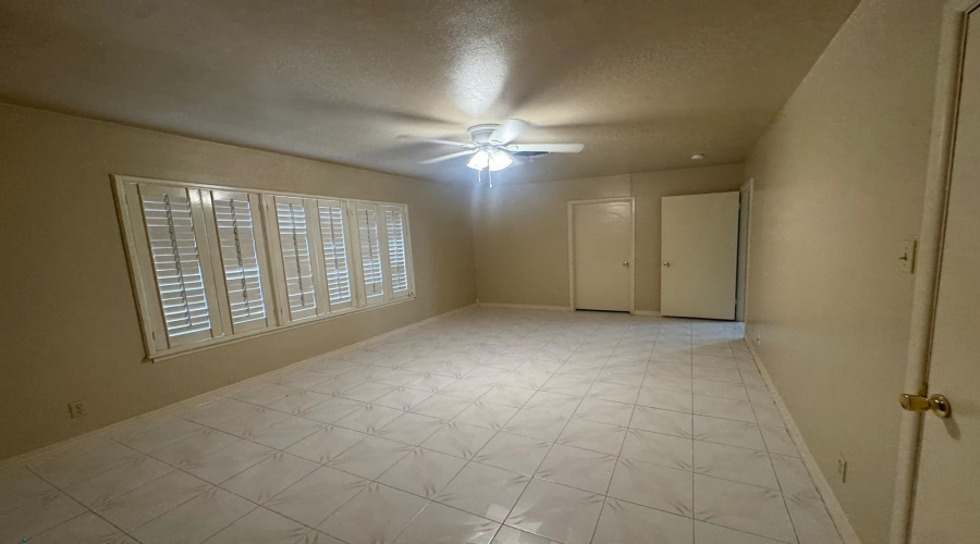 302 Huisache Dr, LAREDO, Texas 78041, 3 Bedrooms Bedrooms, 6 Rooms Rooms,3 BathroomsBathrooms,Residential,For Rent,302 Huisache Dr,20263749