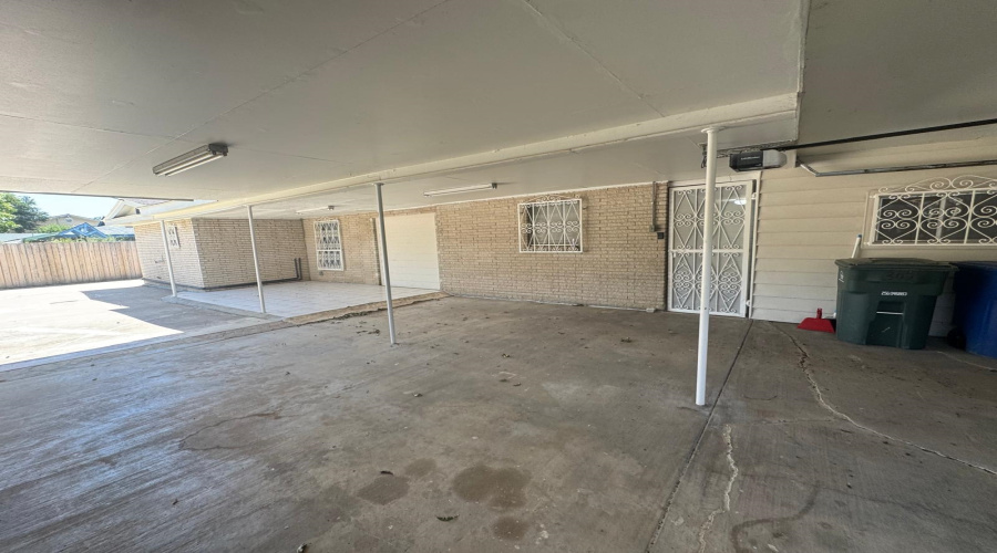 302 Huisache Dr, LAREDO, Texas 78041, 3 Bedrooms Bedrooms, 6 Rooms Rooms,3 BathroomsBathrooms,Residential,For Rent,302 Huisache Dr,20263749