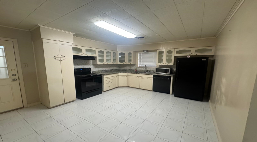 302 Huisache Dr, LAREDO, Texas 78041, 3 Bedrooms Bedrooms, 6 Rooms Rooms,3 BathroomsBathrooms,Residential,For Rent,302 Huisache Dr,20263749