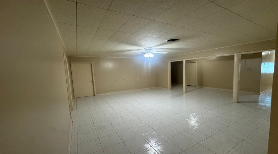 302 Huisache Dr, LAREDO, Texas 78041, 3 Bedrooms Bedrooms, 6 Rooms Rooms,3 BathroomsBathrooms,Residential,For Rent,302 Huisache Dr,20263749