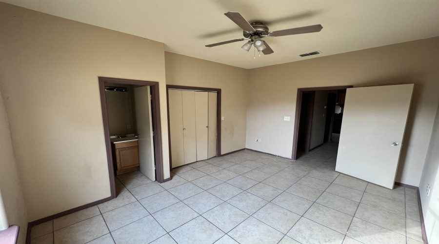202 Lobo Lp, Laredo, Texas 78045, 2 Bedrooms Bedrooms, 4 Rooms Rooms,1 BathroomBathrooms,Residential,For Rent,202 Lobo Lp,20263752