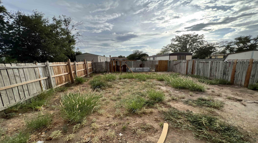 202 Lobo Lp, Laredo, Texas 78045, 2 Bedrooms Bedrooms, 4 Rooms Rooms,1 BathroomBathrooms,Residential,For Rent,202 Lobo Lp,20263752