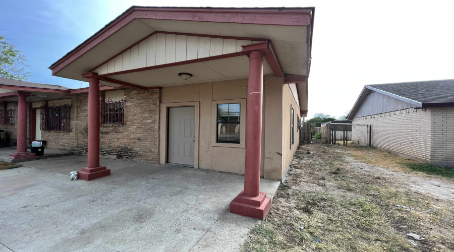 202 Lobo Lp, Laredo, Texas 78045, 2 Bedrooms Bedrooms, 4 Rooms Rooms,1 BathroomBathrooms,Residential,For Rent,202 Lobo Lp,20263752