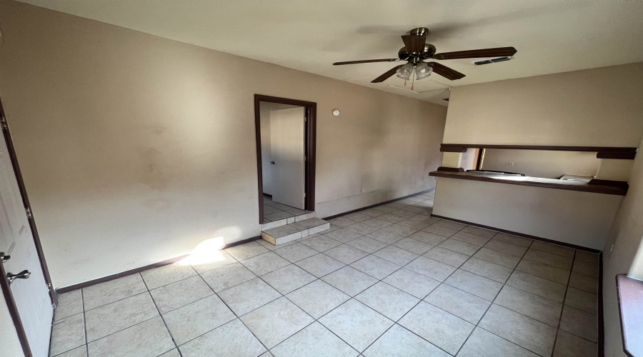 202 Lobo Lp, Laredo, Texas 78045, 2 Bedrooms Bedrooms, 4 Rooms Rooms,1 BathroomBathrooms,Residential,For Rent,202 Lobo Lp,20263752