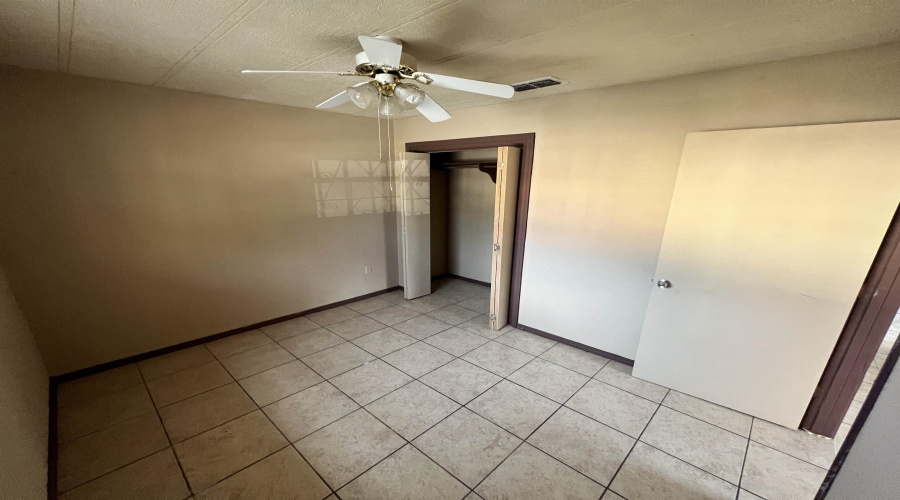 202 Lobo Lp, Laredo, Texas 78045, 2 Bedrooms Bedrooms, 4 Rooms Rooms,1 BathroomBathrooms,Residential,For Rent,202 Lobo Lp,20263752