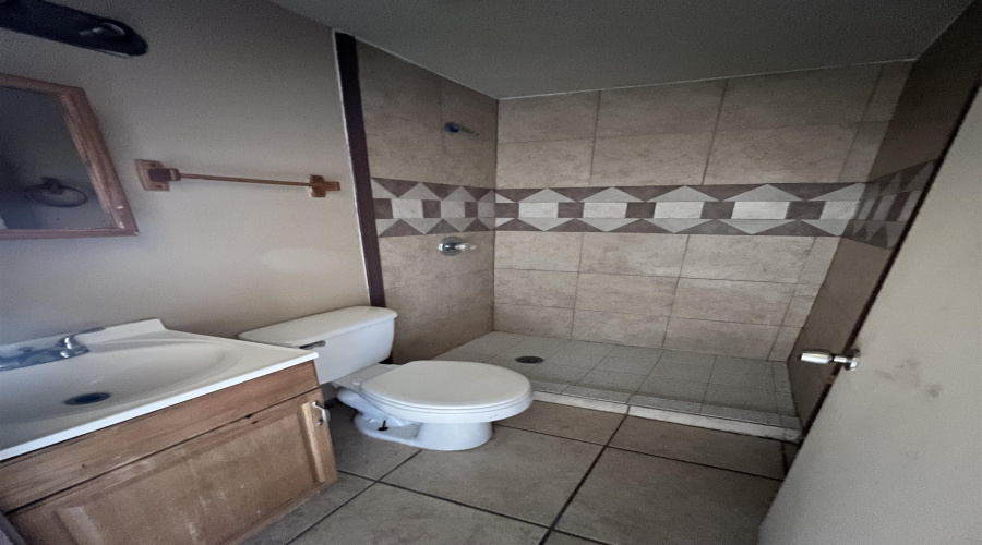 202 Lobo Lp, Laredo, Texas 78045, 2 Bedrooms Bedrooms, 4 Rooms Rooms,1 BathroomBathrooms,Residential,For Rent,202 Lobo Lp,20263752