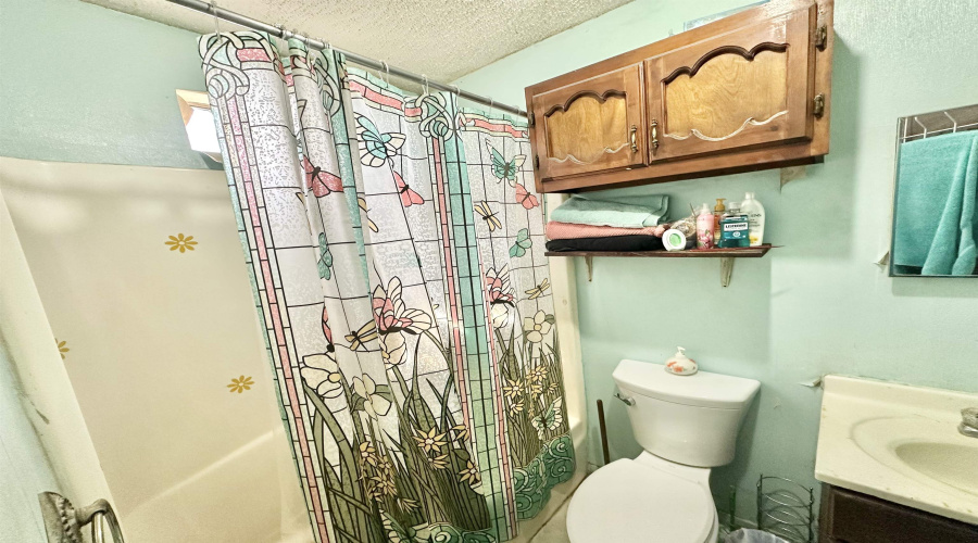 3702 Main Ave, LAREDO, Texas 78041-5549, 3 Bedrooms Bedrooms, 5 Rooms Rooms,2 BathroomsBathrooms,Residential,For Sale,3702 Main Ave,20263756
