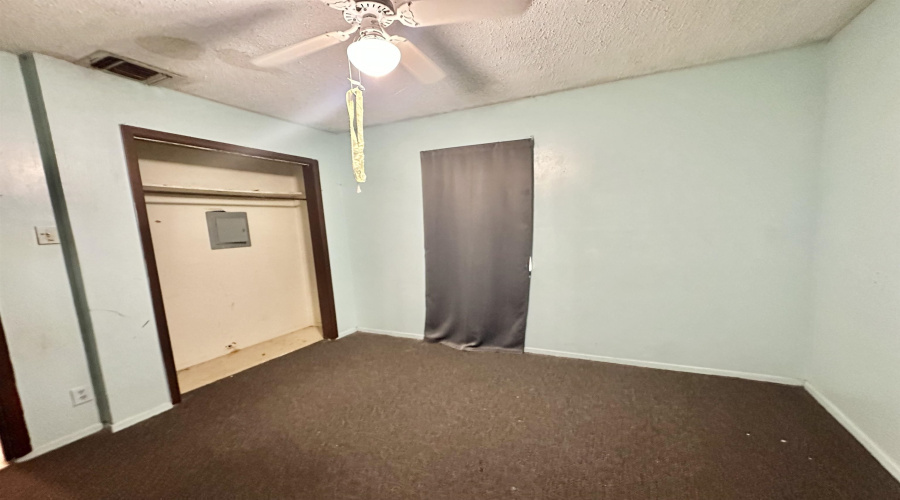 3702 Main Ave, LAREDO, Texas 78041-5549, 3 Bedrooms Bedrooms, 5 Rooms Rooms,2 BathroomsBathrooms,Residential,For Sale,3702 Main Ave,20263756