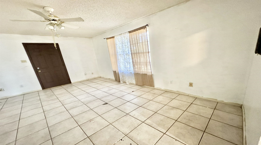 3702 Main Ave, LAREDO, Texas 78041-5549, 3 Bedrooms Bedrooms, 5 Rooms Rooms,2 BathroomsBathrooms,Residential,For Sale,3702 Main Ave,20263756