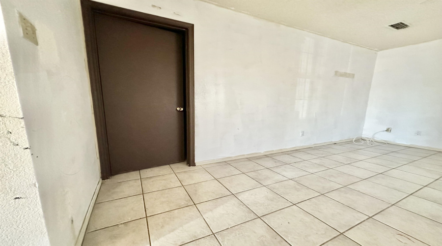 3702 Main Ave, LAREDO, Texas 78041-5549, 3 Bedrooms Bedrooms, 5 Rooms Rooms,2 BathroomsBathrooms,Residential,For Sale,3702 Main Ave,20263756