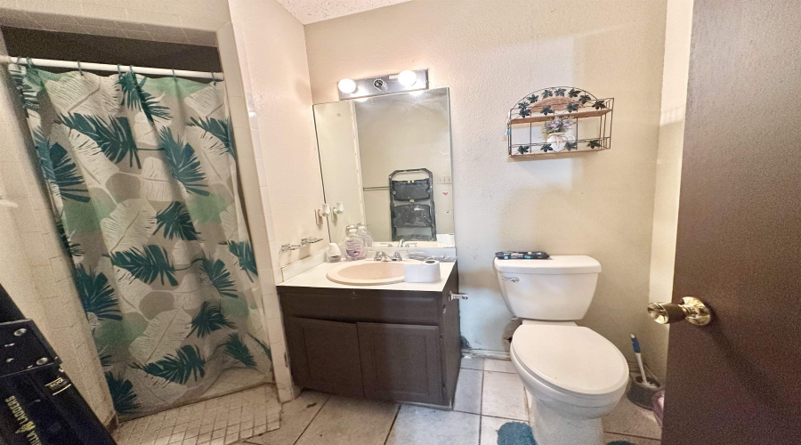 3702 Main Ave, LAREDO, Texas 78041-5549, 3 Bedrooms Bedrooms, 5 Rooms Rooms,2 BathroomsBathrooms,Residential,For Sale,3702 Main Ave,20263756