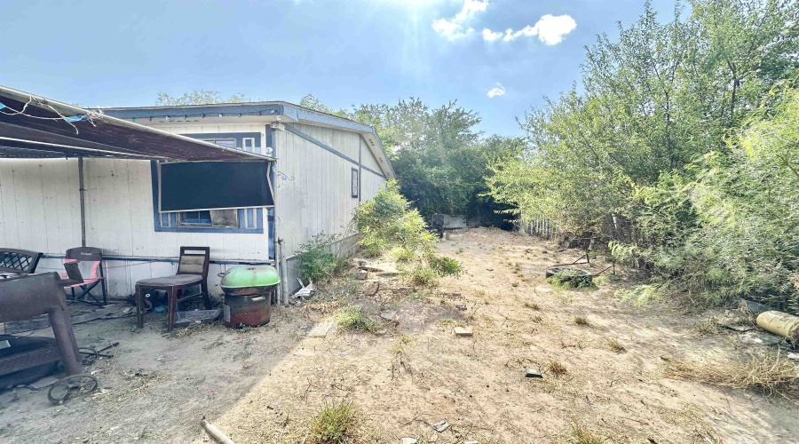 3702 Main Ave, LAREDO, Texas 78041-5549, 3 Bedrooms Bedrooms, 5 Rooms Rooms,2 BathroomsBathrooms,Residential,For Sale,3702 Main Ave,20263756