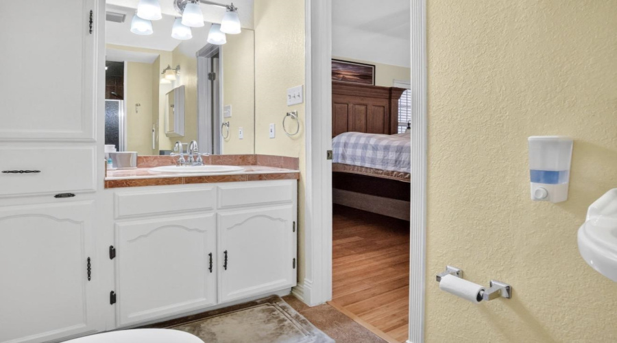 9013 Cliff Dr, Laredo, Texas 78045, 3 Bedrooms Bedrooms, 8 Rooms Rooms,3 BathroomsBathrooms,Residential,For Sale,9013 Cliff Dr,20263757