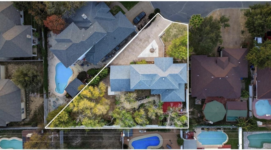 9013 Cliff Dr, Laredo, Texas 78045, 3 Bedrooms Bedrooms, 8 Rooms Rooms,3 BathroomsBathrooms,Residential,For Sale,9013 Cliff Dr,20263757