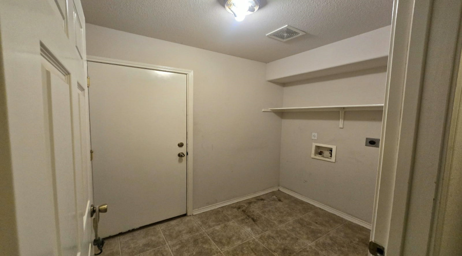 1823 Mustang Island Dr, LAREDO, Texas 78045, 3 Bedrooms Bedrooms, 5 Rooms Rooms,2 BathroomsBathrooms,Residential,For Sale,1823 Mustang Island Dr,20263758