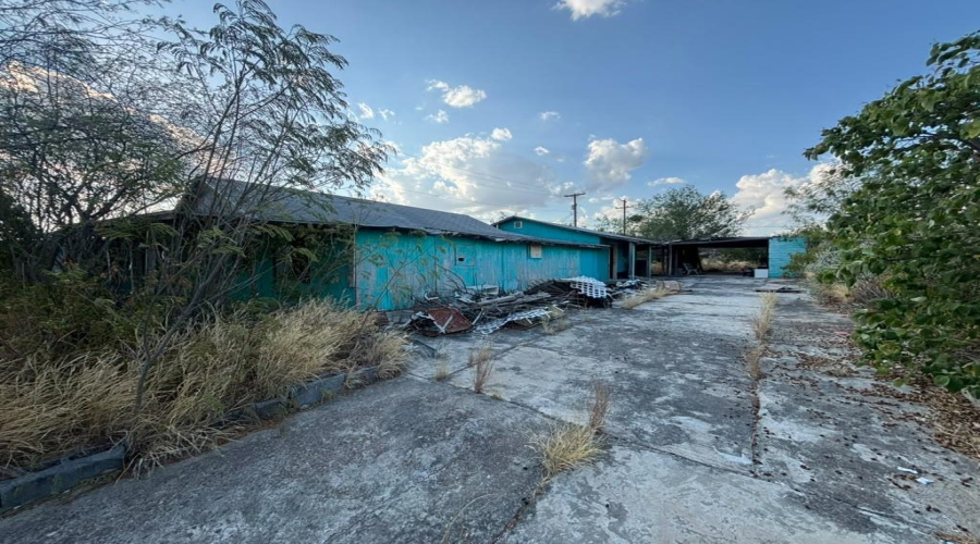 511 Rosales, El Cenizo, Texas 78046, 3 Bedrooms Bedrooms, 5 Rooms Rooms,2 BathroomsBathrooms,Residential,For Sale,511 Rosales,20263759