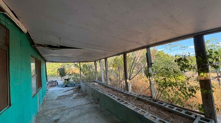 511 Rosales, El Cenizo, Texas 78046, 3 Bedrooms Bedrooms, 5 Rooms Rooms,2 BathroomsBathrooms,Residential,For Sale,511 Rosales,20263759
