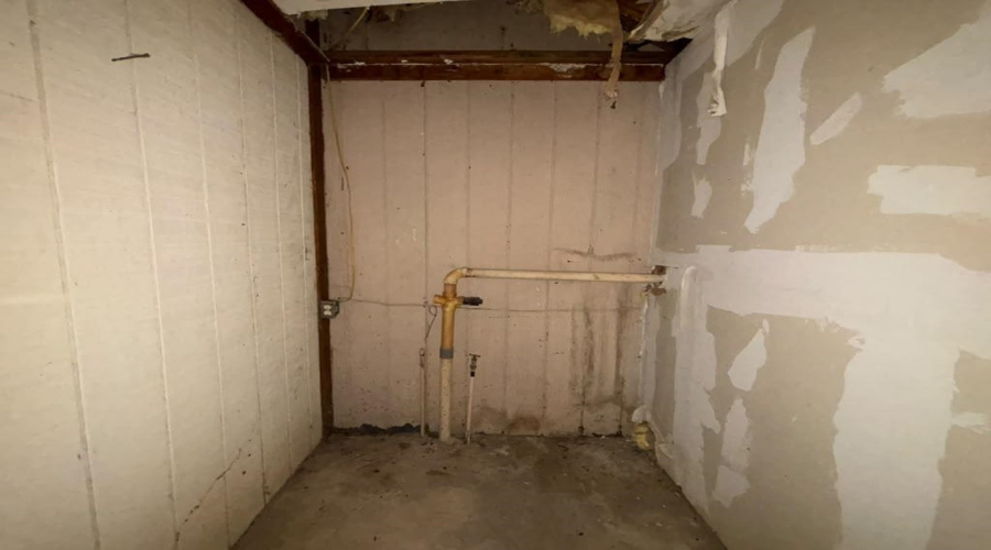 511 Rosales, El Cenizo, Texas 78046, 3 Bedrooms Bedrooms, 5 Rooms Rooms,2 BathroomsBathrooms,Residential,For Sale,511 Rosales,20263759