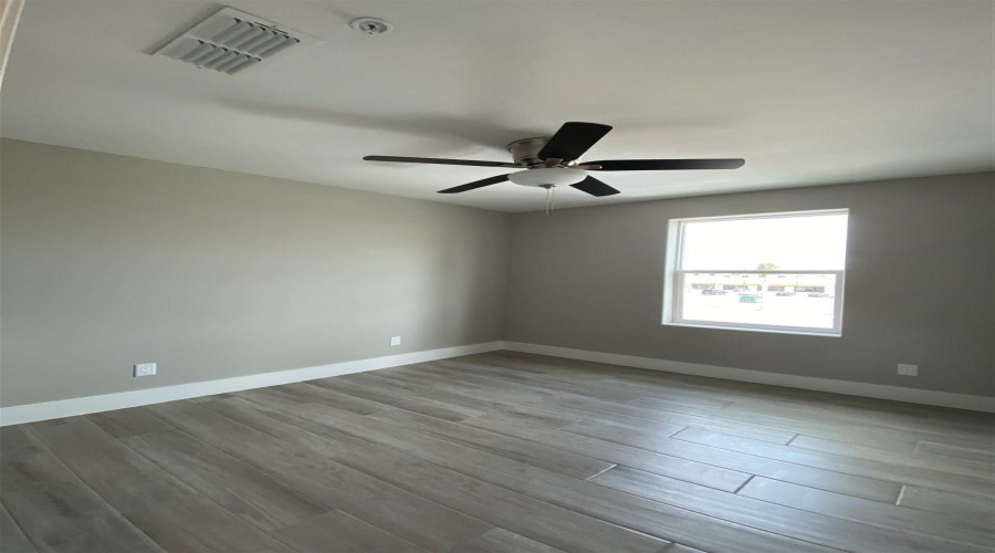 8218 Casa Verde Rd, Laredo, Texas 78041-2149, 2 Bedrooms Bedrooms, 3 Rooms Rooms,1 BathroomBathrooms,Residential,For Rent,8218 Casa Verde Rd,20263762
