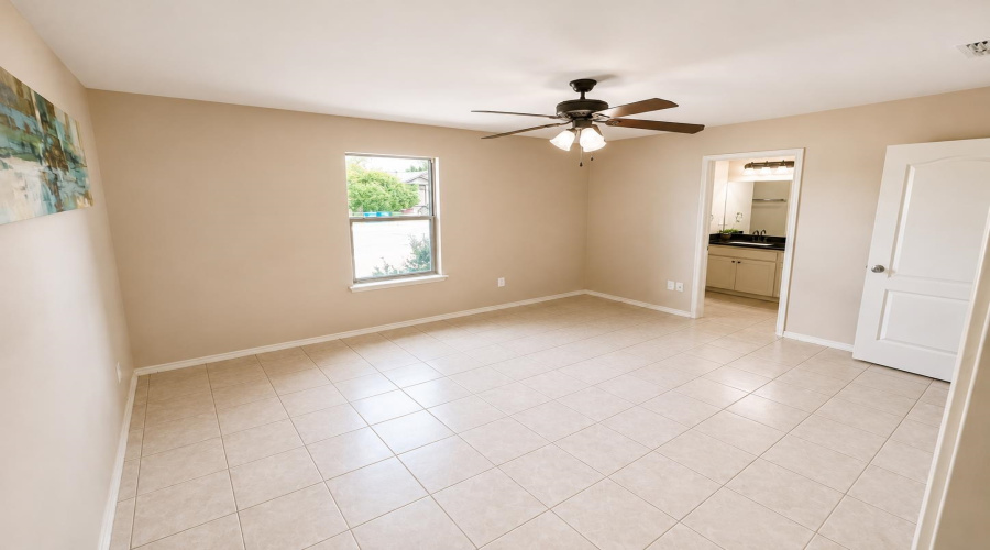 4402 Peacock St., Laredo, Texas 78045, 4 Bedrooms Bedrooms, 6 Rooms Rooms,2 BathroomsBathrooms,Residential,For Sale,4402 Peacock St.,20263763