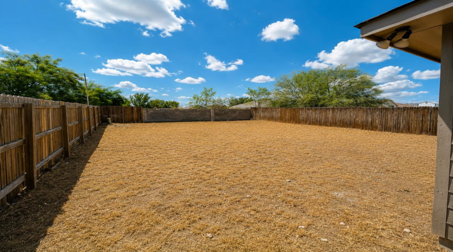4402 Peacock St., Laredo, Texas 78045, 4 Bedrooms Bedrooms, 6 Rooms Rooms,2 BathroomsBathrooms,Residential,For Sale,4402 Peacock St.,20263763