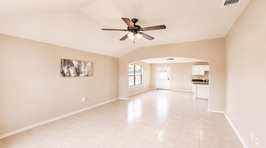 4402 Peacock St., Laredo, Texas 78045, 4 Bedrooms Bedrooms, 6 Rooms Rooms,2 BathroomsBathrooms,Residential,For Sale,4402 Peacock St.,20263763