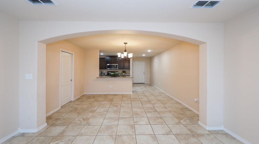 5609 Montevista Dr., Laredo, Texas 78043, 3 Bedrooms Bedrooms, 6 Rooms Rooms,2 BathroomsBathrooms,Residential,For Rent,5609 Montevista Dr.,20263765