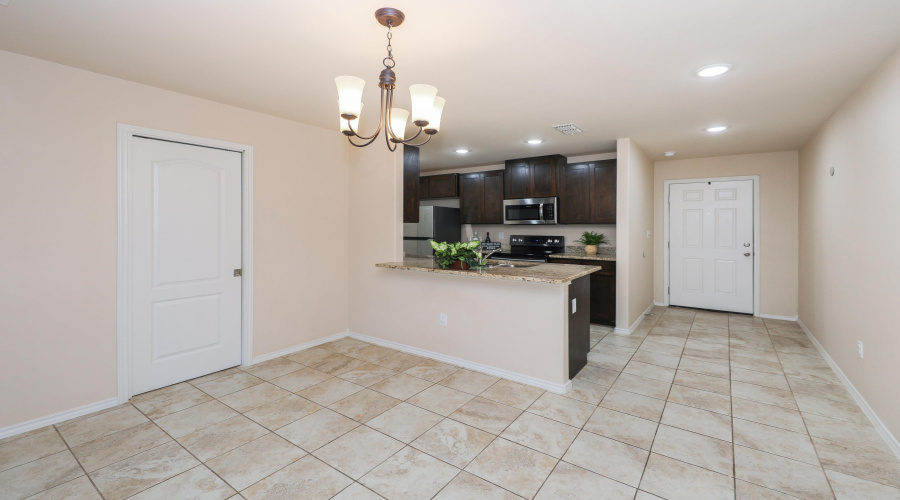 5609 Montevista Dr., Laredo, Texas 78043, 3 Bedrooms Bedrooms, 6 Rooms Rooms,2 BathroomsBathrooms,Residential,For Rent,5609 Montevista Dr.,20263765
