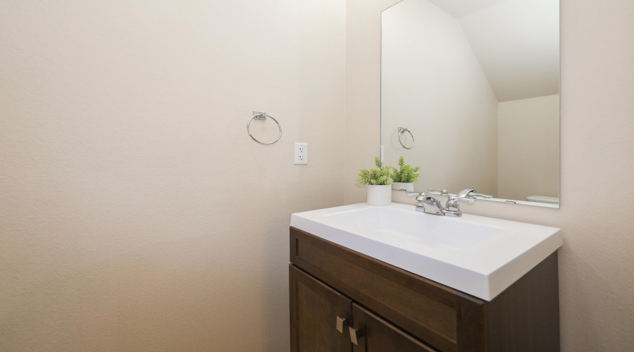 5609 Montevista Dr., Laredo, Texas 78043, 3 Bedrooms Bedrooms, 6 Rooms Rooms,2 BathroomsBathrooms,Residential,For Rent,5609 Montevista Dr.,20263765