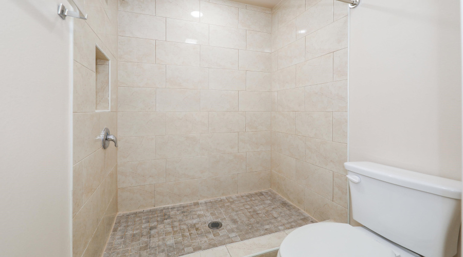 5609 Montevista Dr., Laredo, Texas 78043, 3 Bedrooms Bedrooms, 6 Rooms Rooms,2 BathroomsBathrooms,Residential,For Rent,5609 Montevista Dr.,20263765