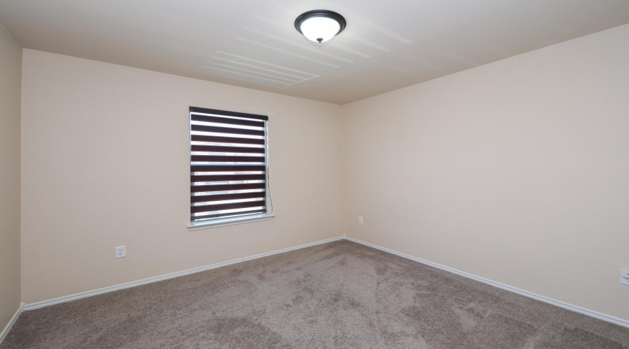 5609 Montevista Dr., Laredo, Texas 78043, 3 Bedrooms Bedrooms, 6 Rooms Rooms,2 BathroomsBathrooms,Residential,For Rent,5609 Montevista Dr.,20263765