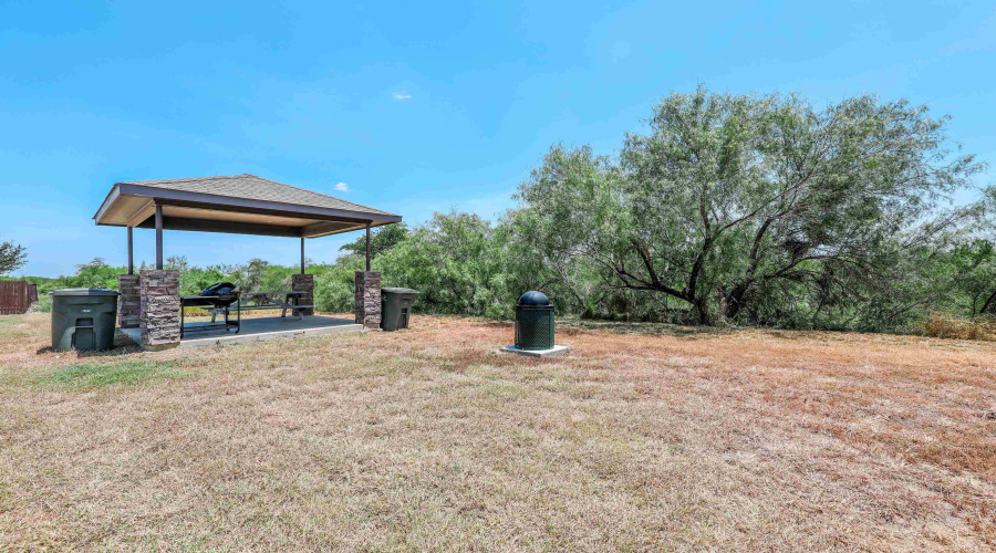 5609 Montevista Dr., Laredo, Texas 78043, 3 Bedrooms Bedrooms, 6 Rooms Rooms,2 BathroomsBathrooms,Residential,For Rent,5609 Montevista Dr.,20263765