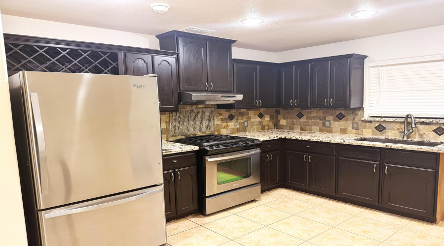2018 Manzanares Dr, Laredo, Texas 78045, 3 Bedrooms Bedrooms, 6 Rooms Rooms,2 BathroomsBathrooms,Residential,For Sale,2018 Manzanares Dr,20263768