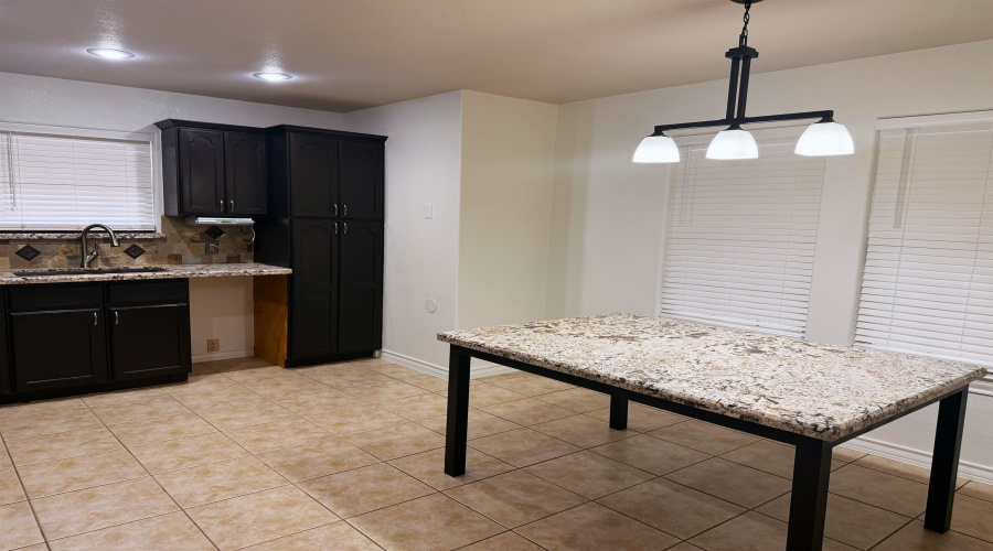 2018 Manzanares Dr, Laredo, Texas 78045, 3 Bedrooms Bedrooms, 6 Rooms Rooms,2 BathroomsBathrooms,Residential,For Sale,2018 Manzanares Dr,20263768