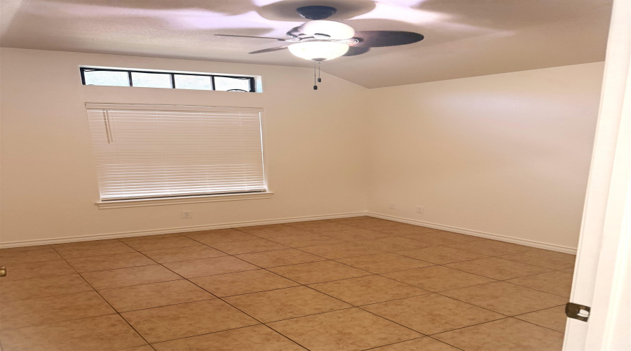 2018 Manzanares Dr, Laredo, Texas 78045, 3 Bedrooms Bedrooms, 6 Rooms Rooms,2 BathroomsBathrooms,Residential,For Sale,2018 Manzanares Dr,20263768