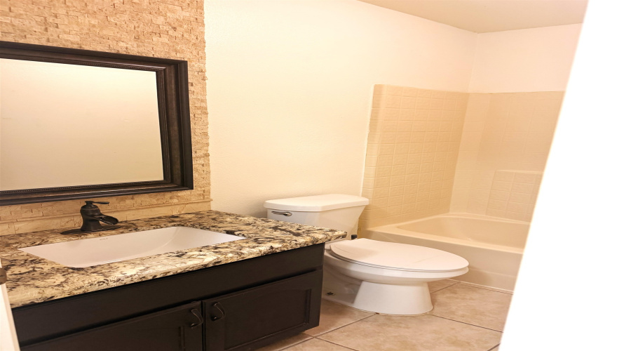 2018 Manzanares Dr, Laredo, Texas 78045, 3 Bedrooms Bedrooms, 6 Rooms Rooms,2 BathroomsBathrooms,Residential,For Sale,2018 Manzanares Dr,20263768