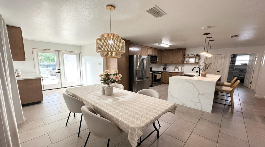 1844 Arctic Ct, Laredo, Texas 78045, 3 Bedrooms Bedrooms, 5 Rooms Rooms,2 BathroomsBathrooms,Residential,For Sale,1844 Arctic Ct,20263769