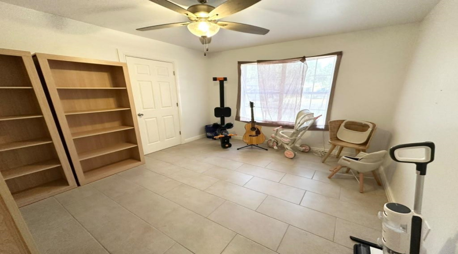 1844 Arctic Ct, Laredo, Texas 78045, 3 Bedrooms Bedrooms, 5 Rooms Rooms,2 BathroomsBathrooms,Residential,For Sale,1844 Arctic Ct,20263769