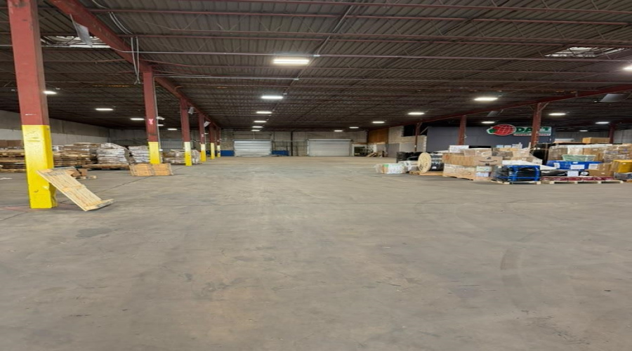 4603 Warehouse Ln, Laredo, Texas 78041-5627, 1 Bedroom Bedrooms, 6 Rooms Rooms,2 BathroomsBathrooms,Commercial/industrial,For Rent,4603 Warehouse Ln,20263771