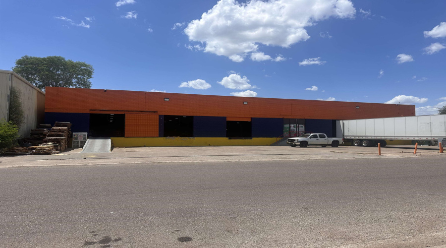 4603 Warehouse Ln, Laredo, Texas 78041-5627, 1 Bedroom Bedrooms, 6 Rooms Rooms,2 BathroomsBathrooms,Commercial/industrial,For Rent,4603 Warehouse Ln,20263771