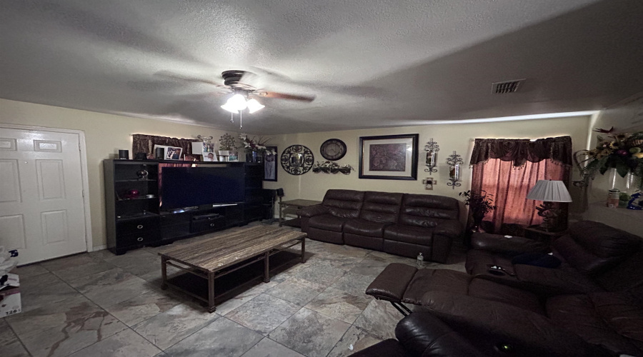 219 Desert Chief Dr, LAREDO, Texas 78045, 3 Bedrooms Bedrooms, 3 Rooms Rooms,2 BathroomsBathrooms,Residential,For Sale,219 Desert Chief Dr,20263773