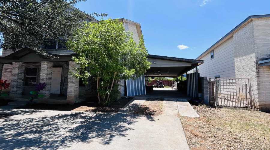 219 Desert Chief Dr, LAREDO, Texas 78045, 3 Bedrooms Bedrooms, 3 Rooms Rooms,2 BathroomsBathrooms,Residential,For Sale,219 Desert Chief Dr,20263773
