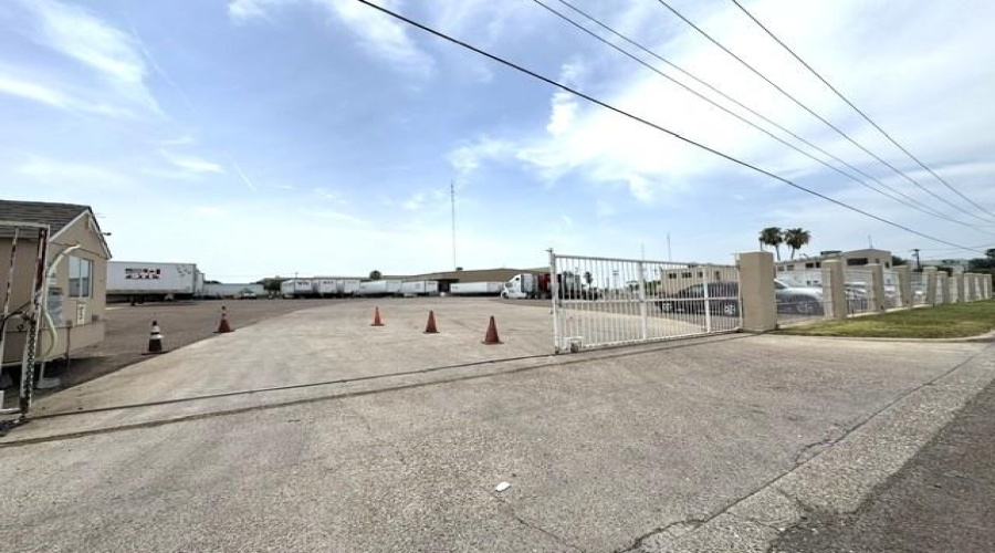 801 Pellegrino Ct, Laredo, Texas 78045, 1 Room Rooms,1 BathroomBathrooms,Commercial retail/office,For Rent,801 Pellegrino Ct,20263775
