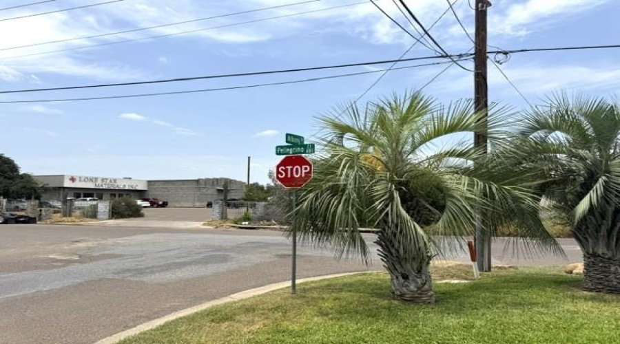 801 Pellegrino Ct, Laredo, Texas 78045, 1 Room Rooms,1 BathroomBathrooms,Commercial retail/office,For Rent,801 Pellegrino Ct,20263775