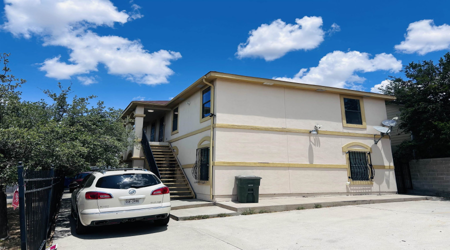 3101 Barrios St, LAREDO, Texas 78046, 2 Bedrooms Bedrooms, 2 Rooms Rooms,1 BathroomBathrooms,Residential,For Rent,3101 Barrios St,20263774