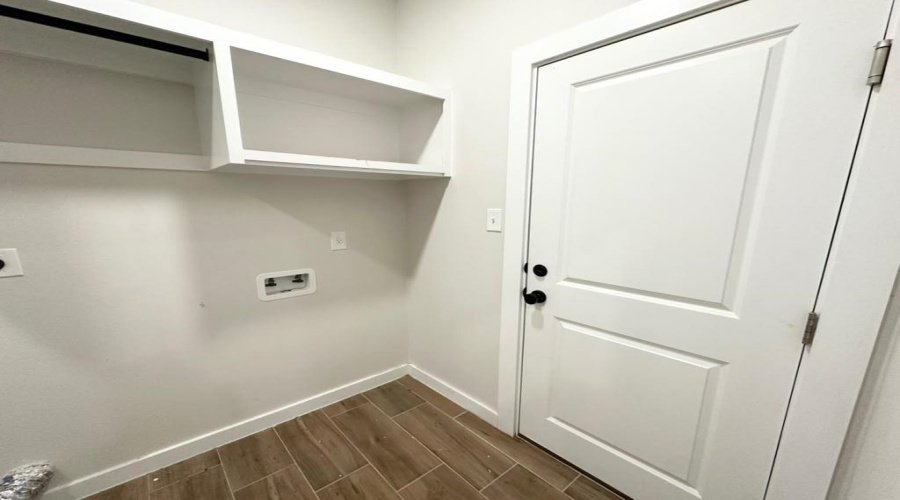 1715 Coba Dr., Laredo, Texas 78046, 3 Bedrooms Bedrooms, 5 Rooms Rooms,2 BathroomsBathrooms,Residential,For Sale,1715 Coba Dr.,20263777