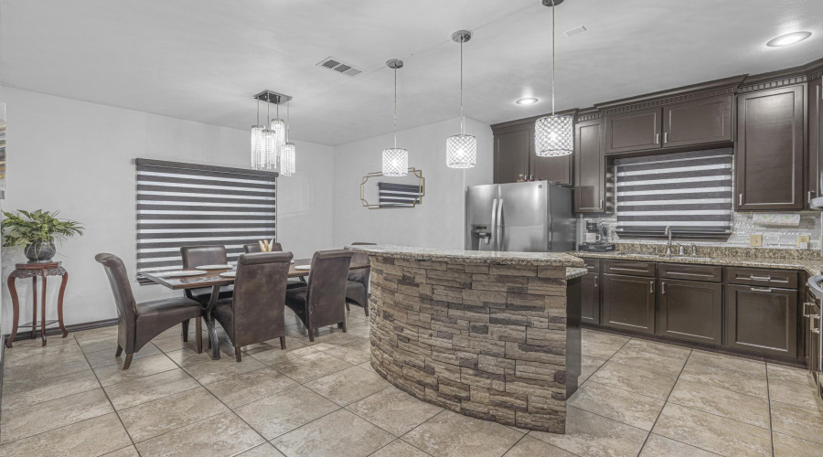 1119 Harlan St, Laredo, Texas 78045, 4 Bedrooms Bedrooms, 6 Rooms Rooms,3 BathroomsBathrooms,Residential,For Sale,1119 Harlan St,20263778